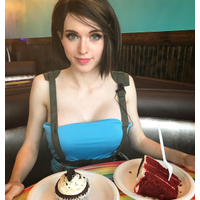 amouranth - BUaBndUDItX-cr2Rkhei-Xlmn0gGL.jpg